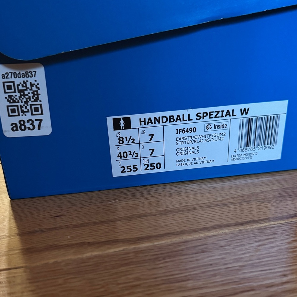 Adidas handball Spezial Earth Strat Gum
Size: US 8.5 W / New / - Picture 4 of 7